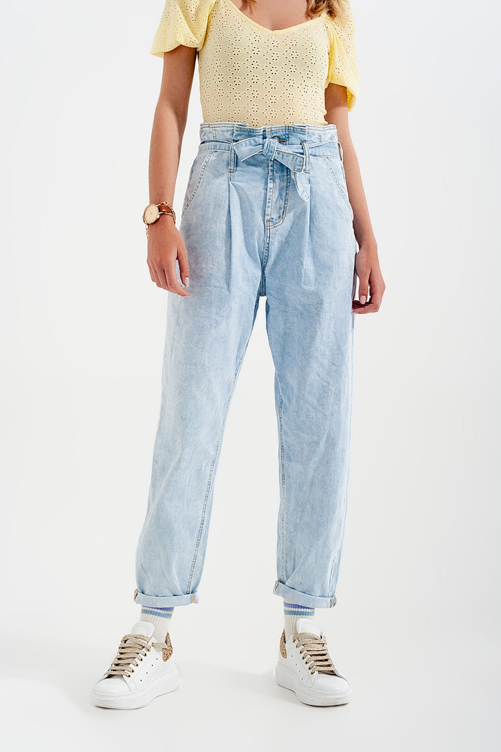 Vaqueros tapered con cintura paper bag en lavado claro vintage Q2