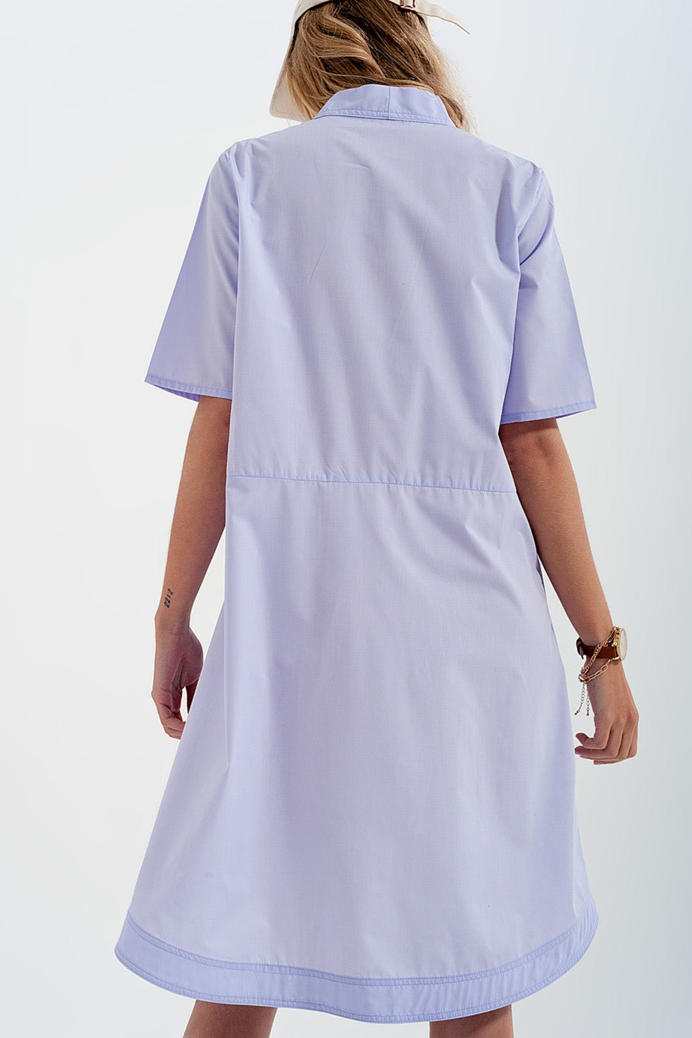 Vestido amplio corto en color lila a capas Q2