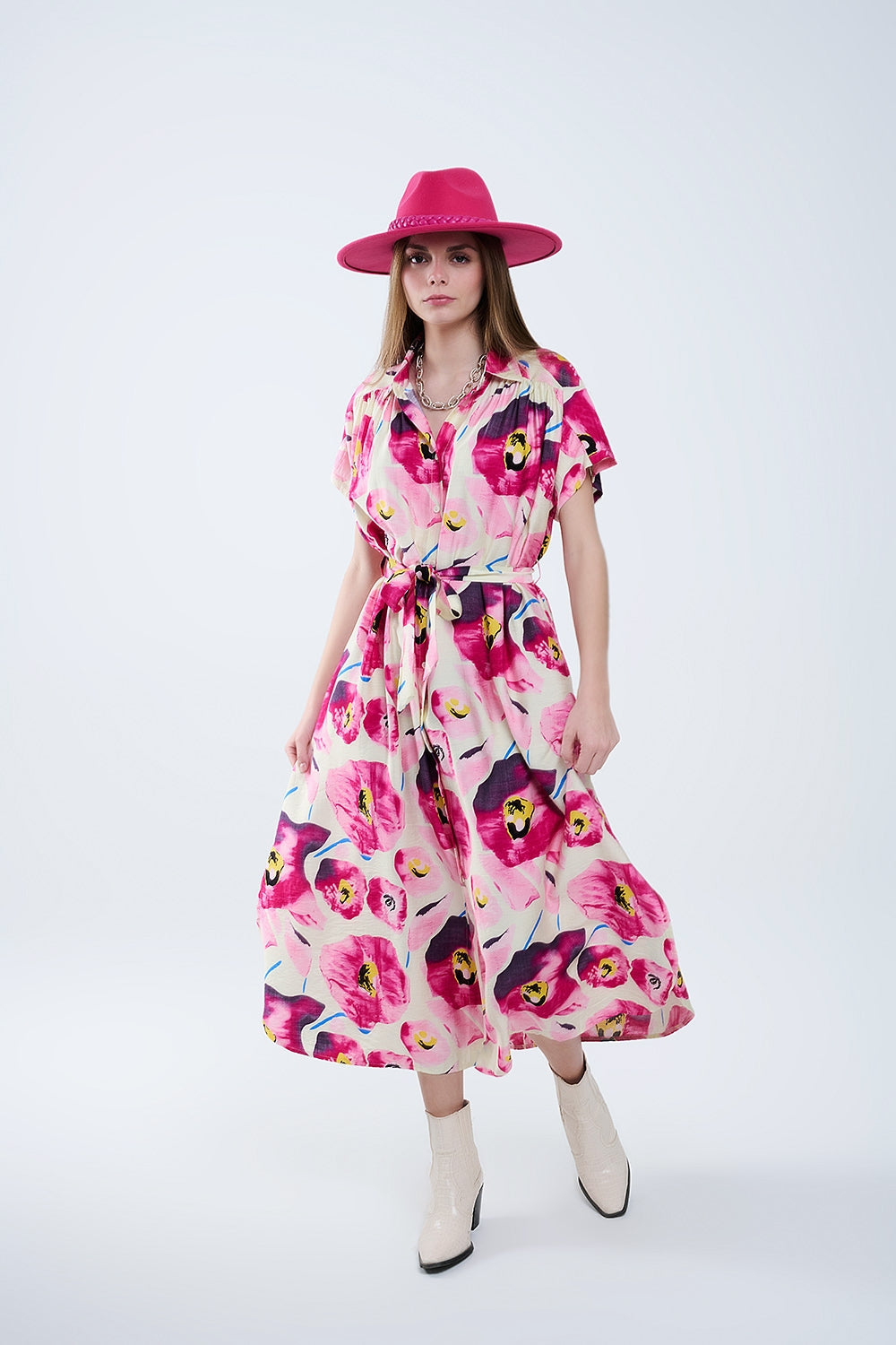 Vestido camisero abotonado con estampado floral en fucsia Q2