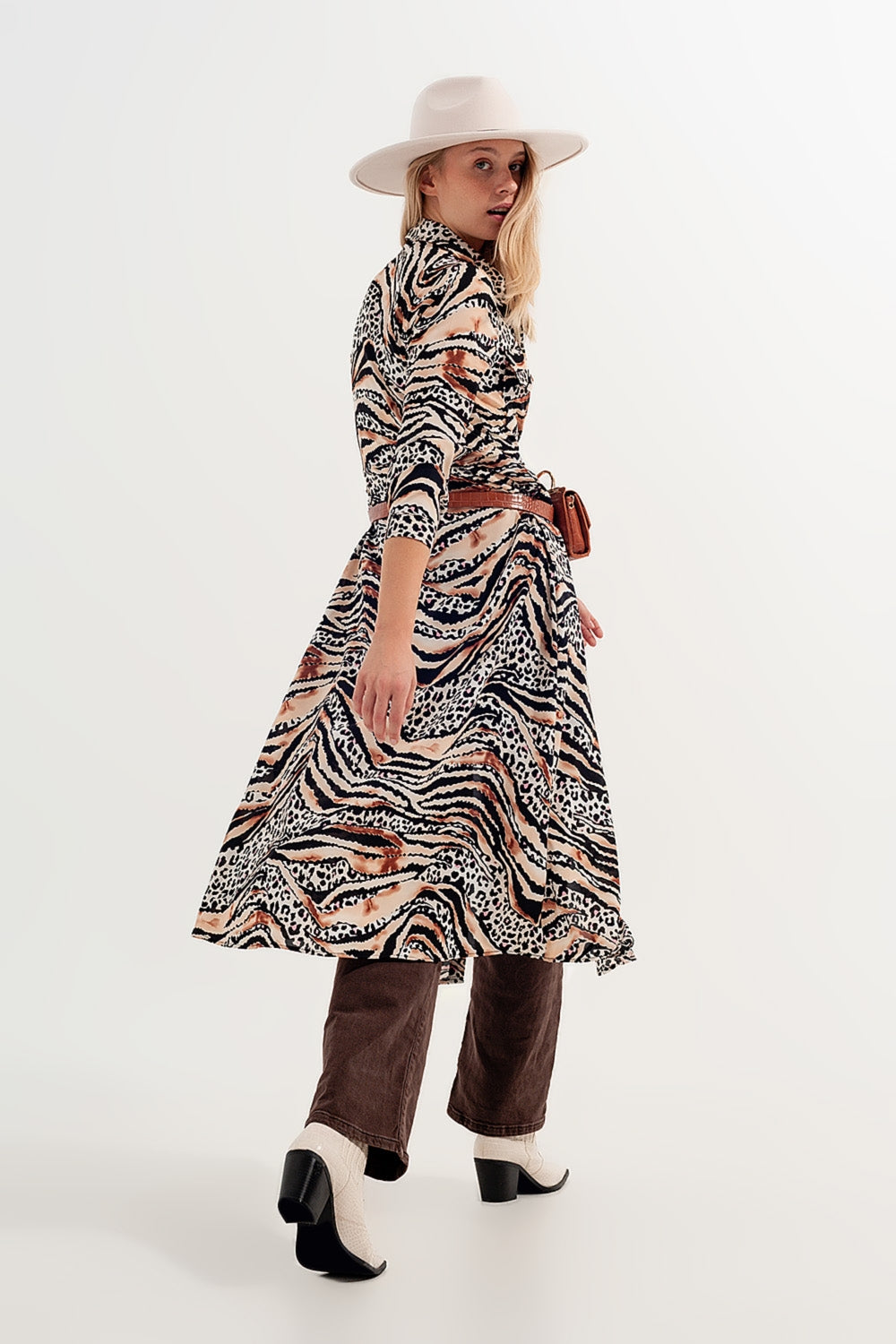 Vestido camisero beis con estampado animal Q2