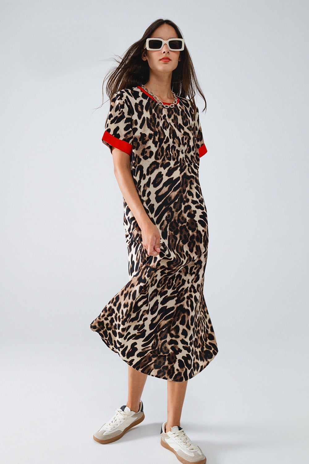 Vestido con estampado de leopardo y detalle de nudo delantero Q2