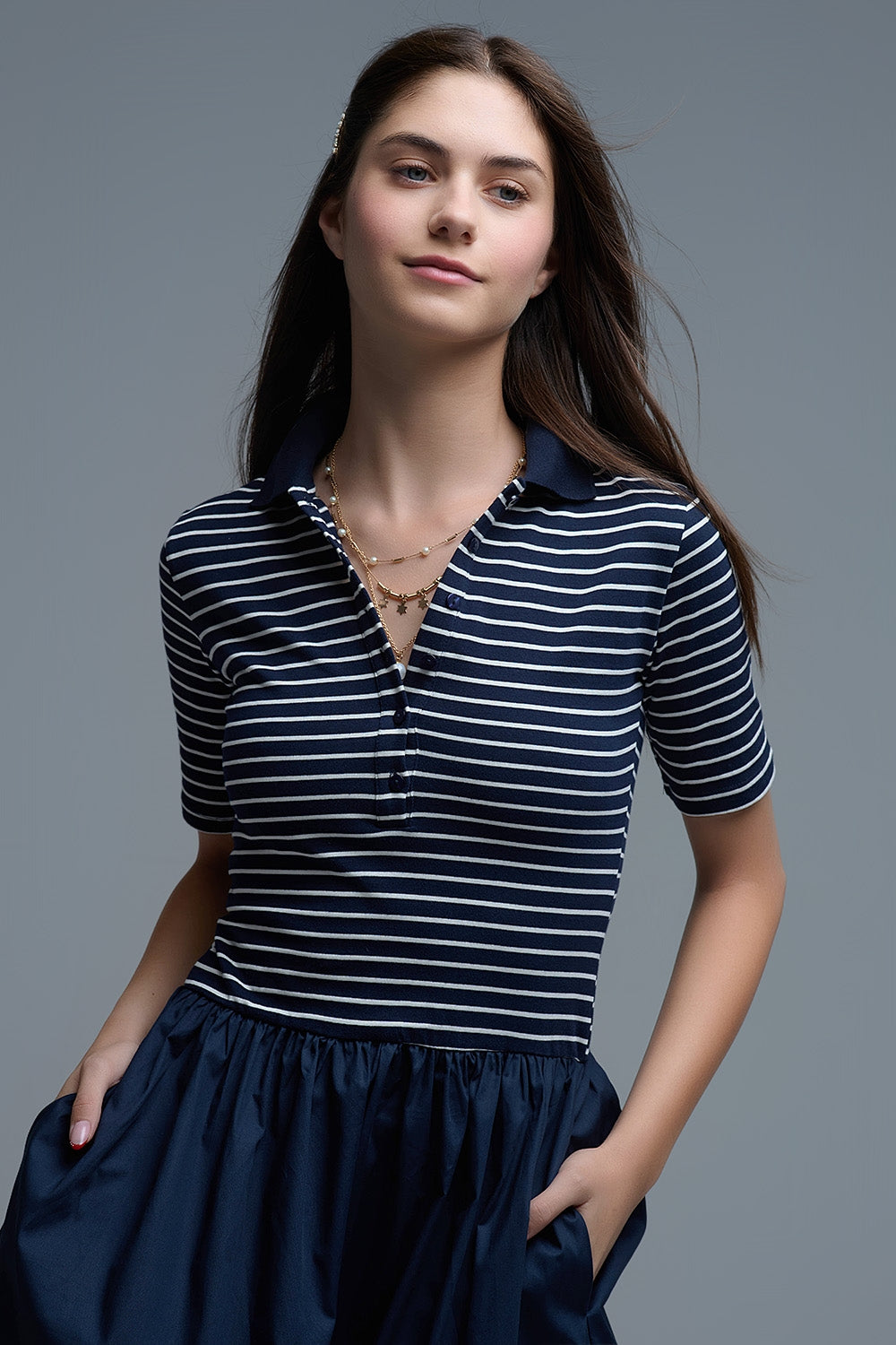 Vestido con top de rayas de polo y falda midi de popelín en azul marino Q2