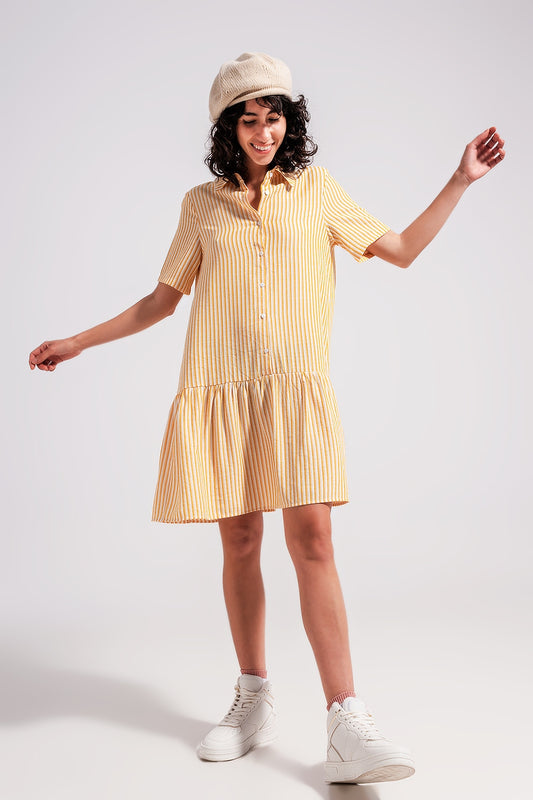 Q2 Vestido corto a rayas blancas y amarillas de corte amplio