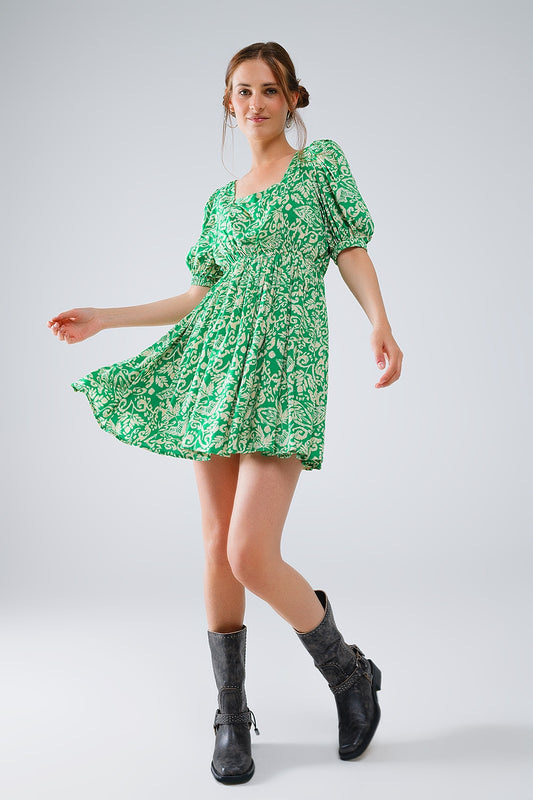 Q2 vestido corto con estampado floral y espalda fruncida en verde