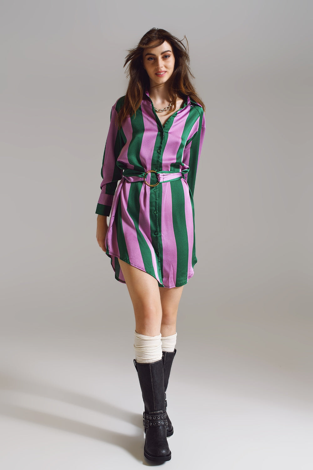 Vestido corto de camisa a rayas lila y verde Q2