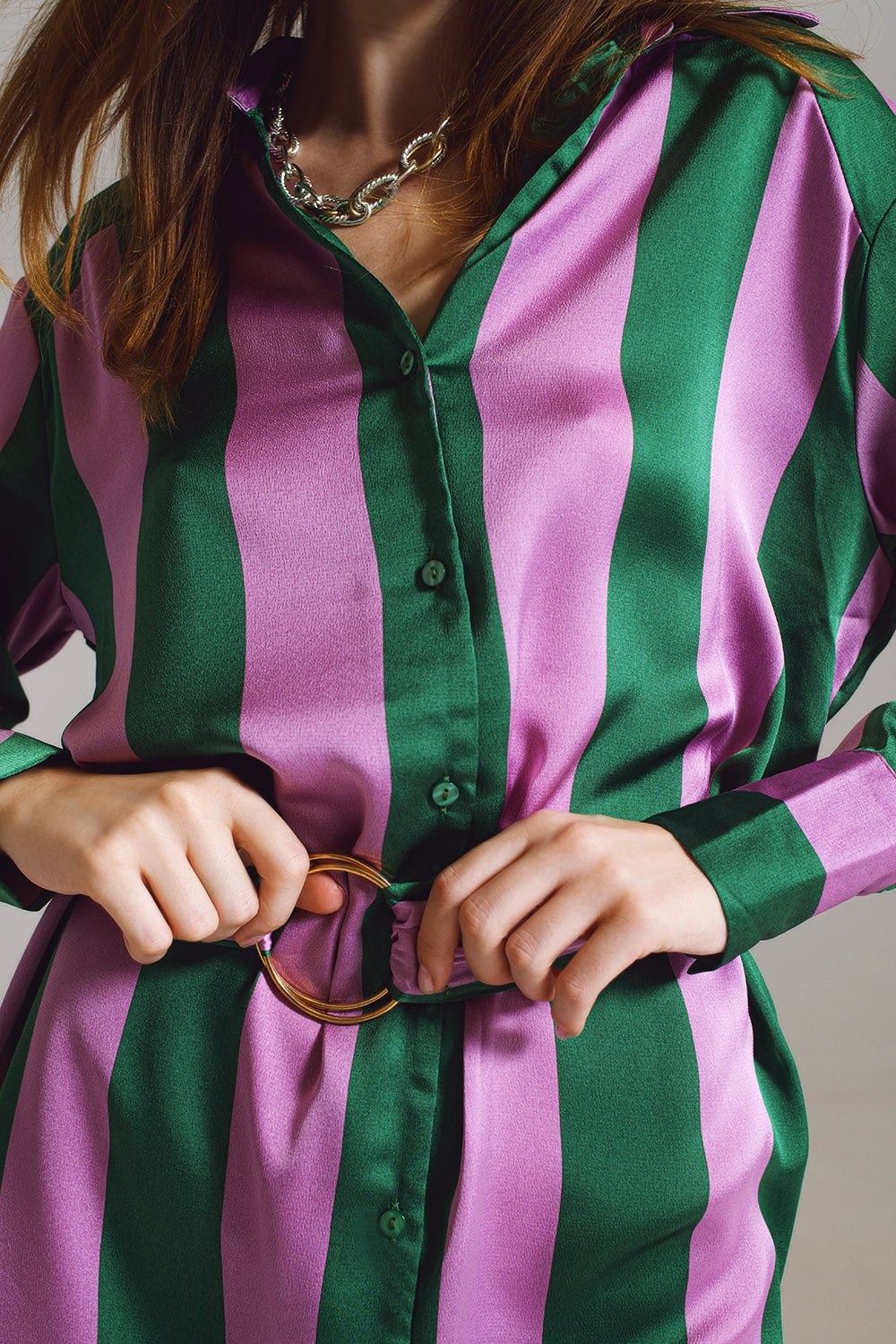 Vestido corto de camisa a rayas lila y verde Q2
