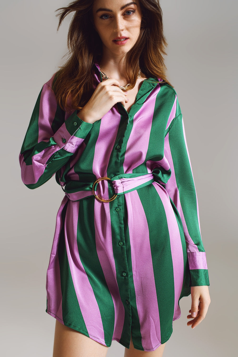 Vestido corto de camisa a rayas lila y verde Q2