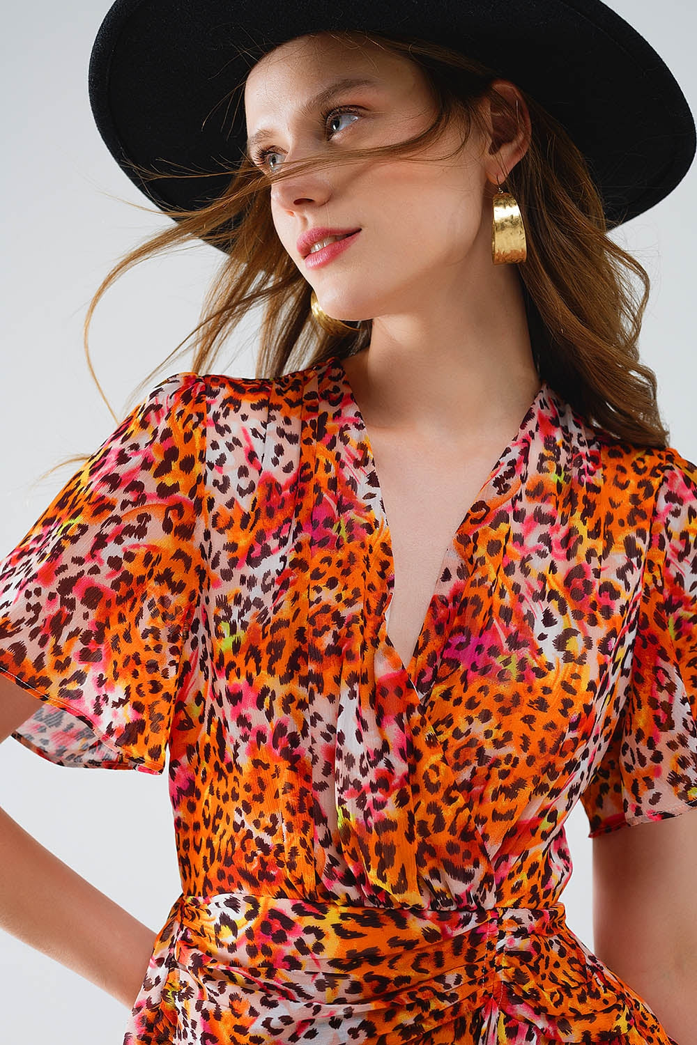 Vestido Corto Naranja Multicolor Con Top Cruzado Con Estampado Animal Q2