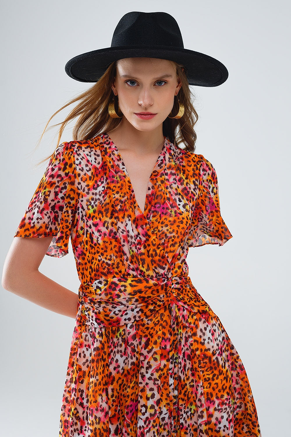 Vestido Corto Naranja Multicolor Con Top Cruzado Con Estampado Animal Q2