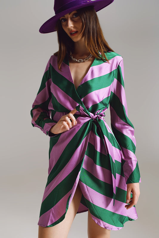 Q2 Vestido cruzado de satén en estampado de rayas lila y verde
