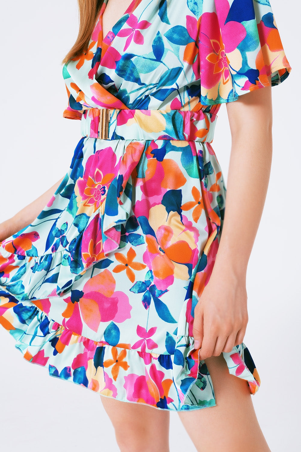 Vestido de raso suave estampado flores con cinturon Q2