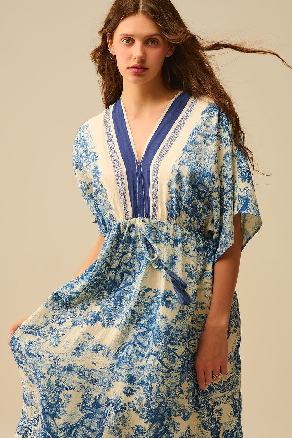 Vestido fluido con cuello en V y estampado Toile de Jouy Q2