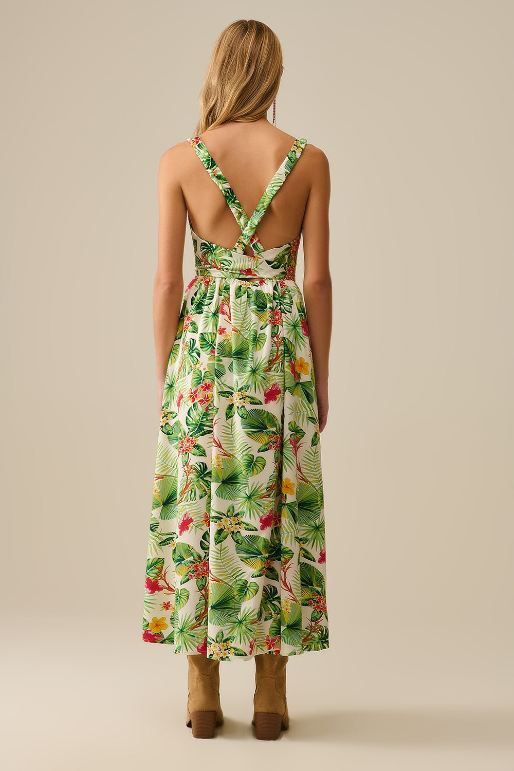 Vestido largo blanco con estampado tropical Q2