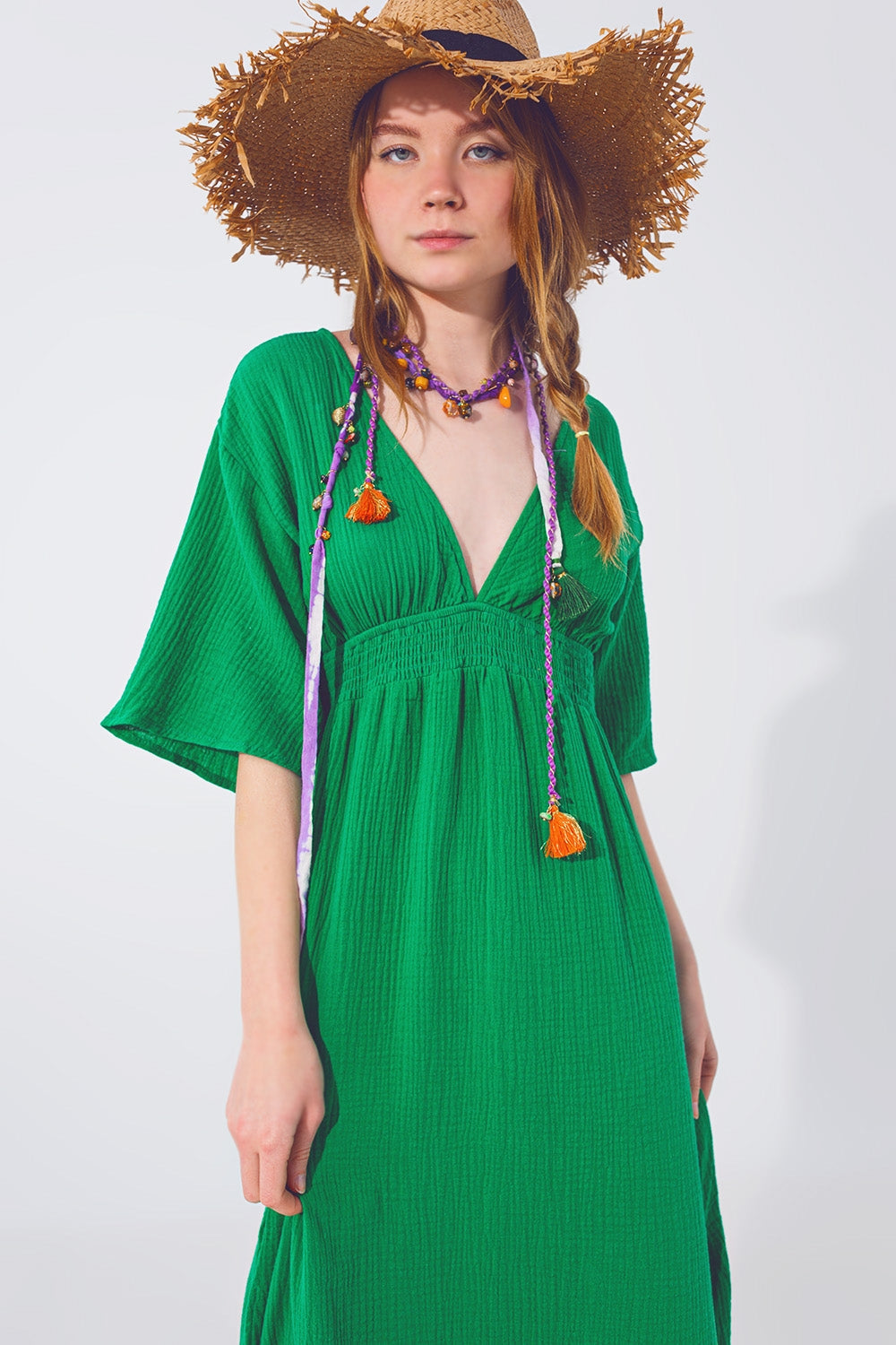 Vestido largo con cuello en V texturizado en verde Q2