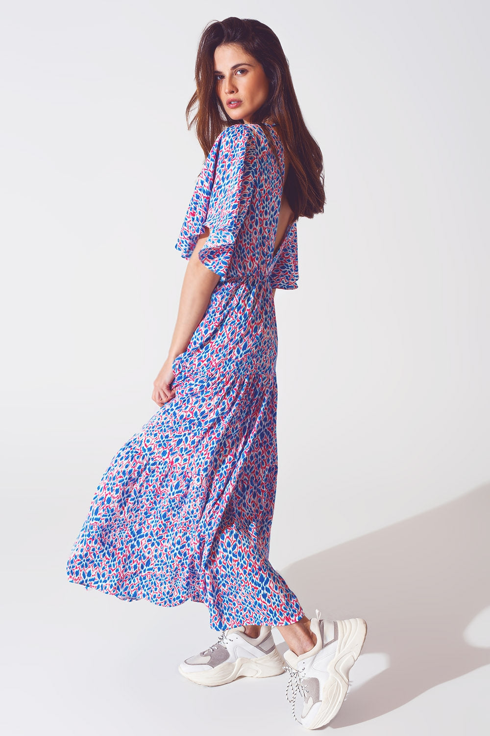 Vestido largo con espalda abierta y lazo en estampado morado Q2