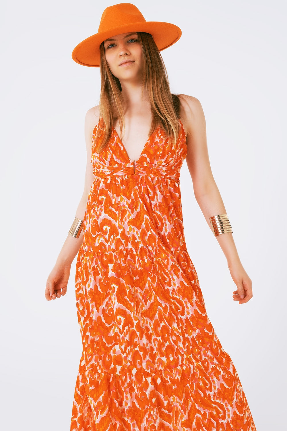 Vestido largo con estampado floral y escote en V en naranja Q2