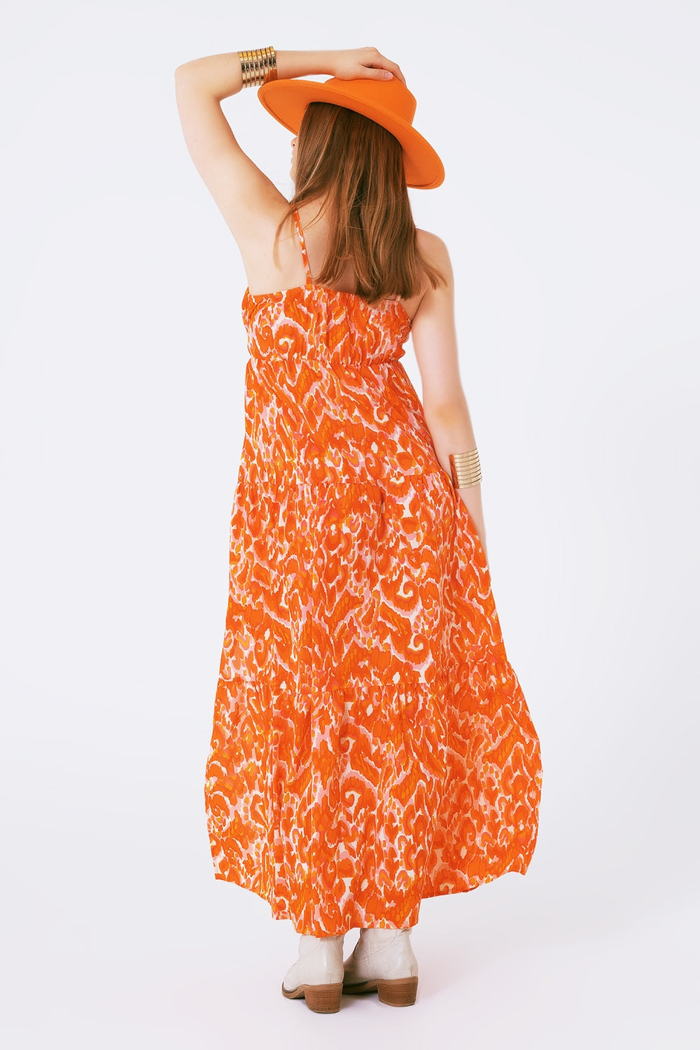 Vestido largo con estampado floral y escote en V en naranja Q2