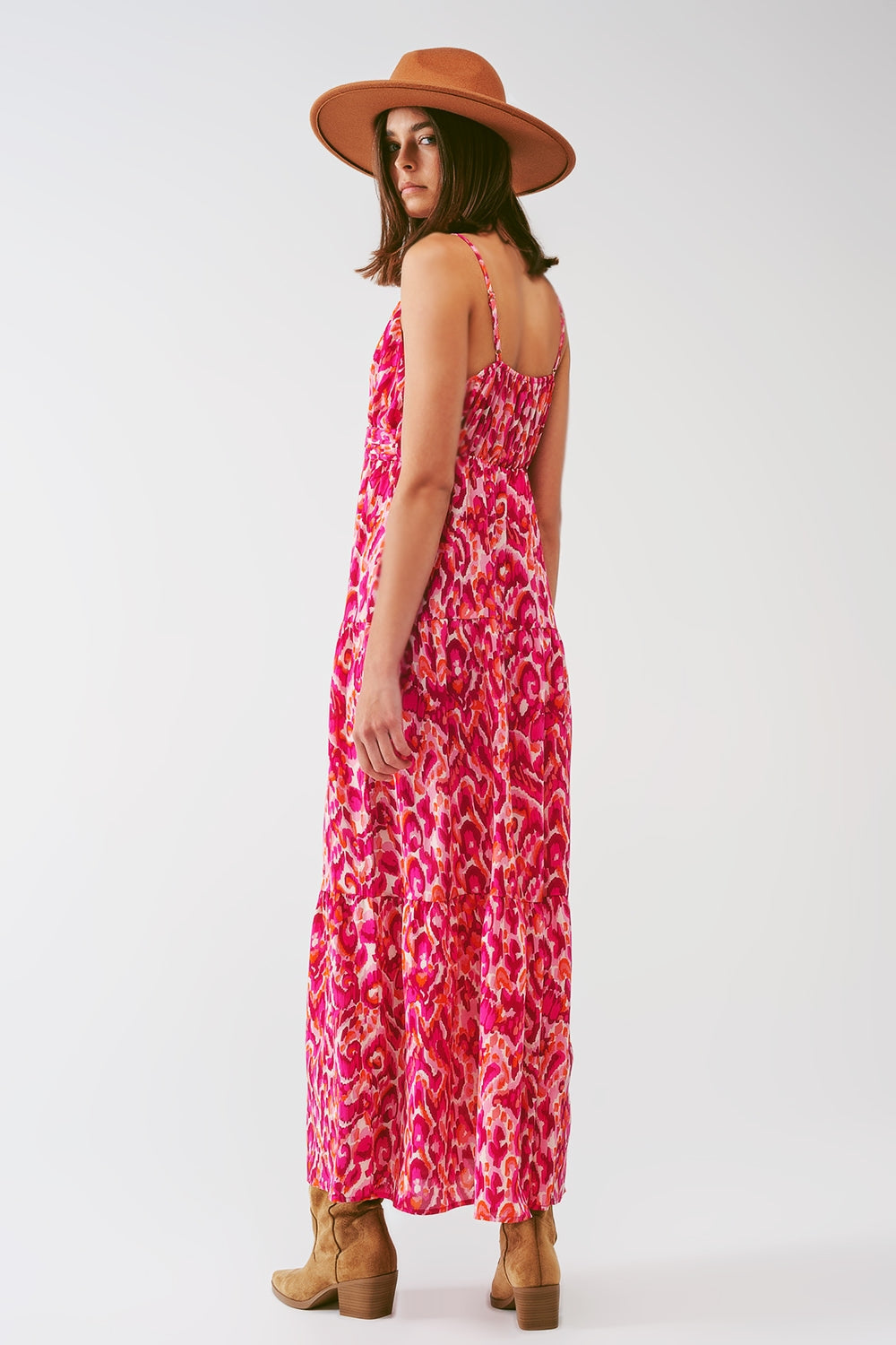Vestido largo con estampado floral y escote en V en rosa Q2