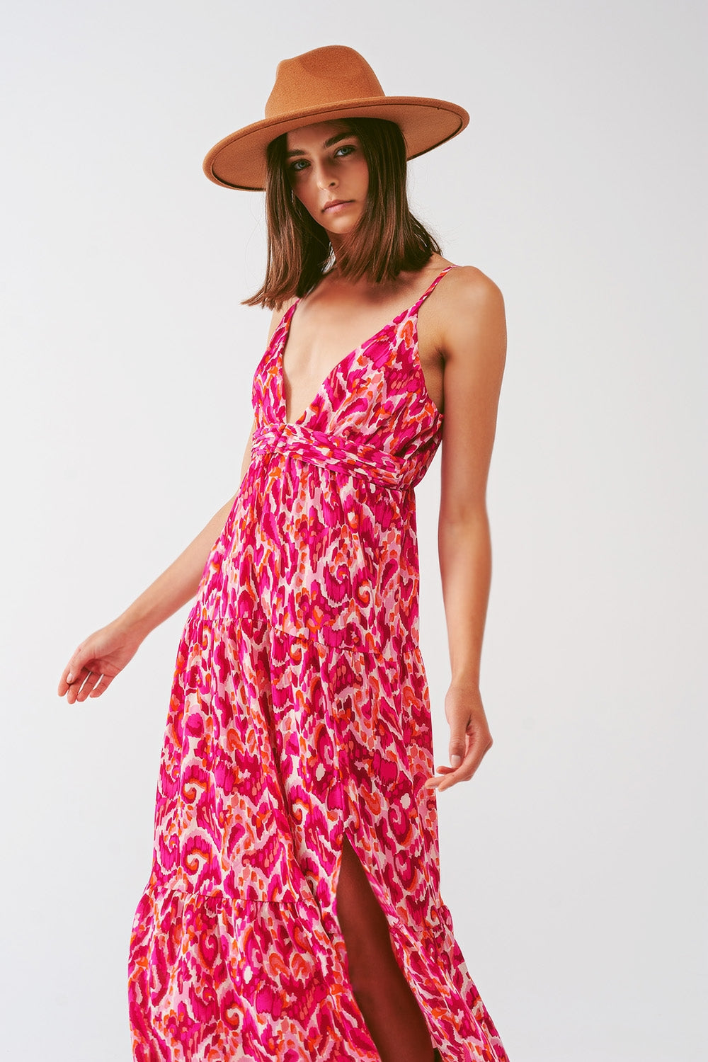 Vestido largo con estampado floral y escote en V en rosa Q2
