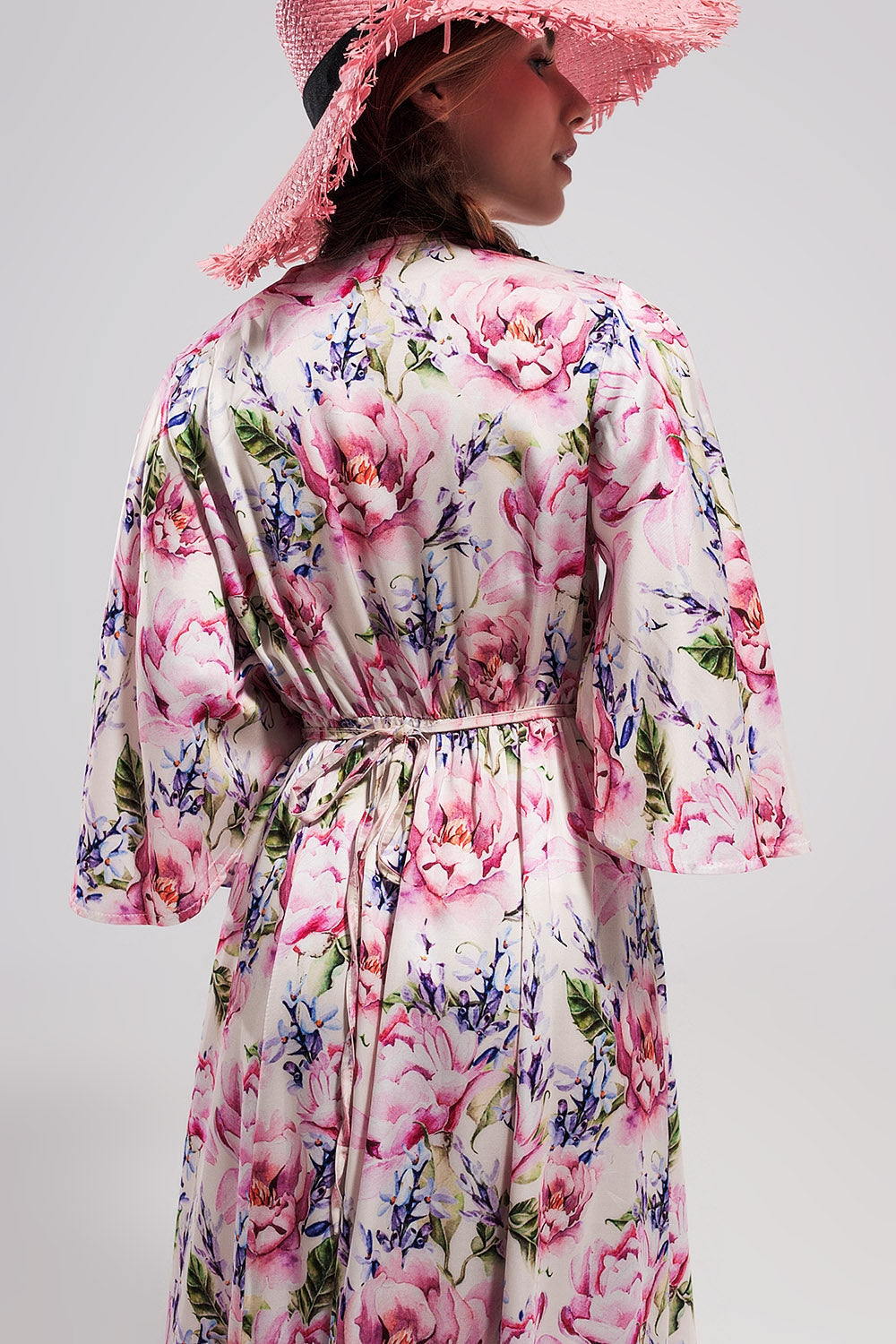 Vestido largo con estampado floral y mangas con vuelo rosa Q2