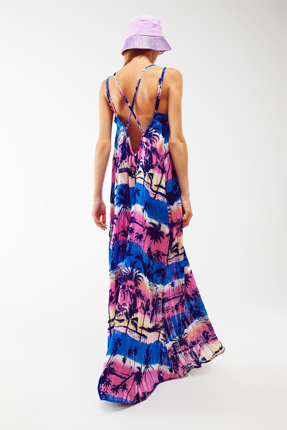 Vestido largo de espalda abierta y relajada con estampado azul tropical Q2