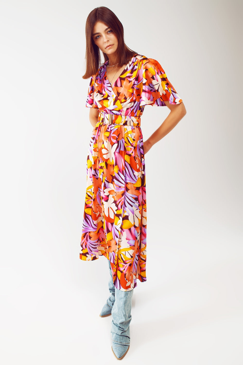Vestido largo plisado con escote en V en multicolor Q2
