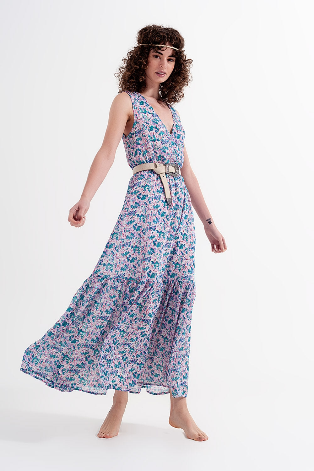 Vestido largo sin mangas con estampado de florecitas en verde Q2