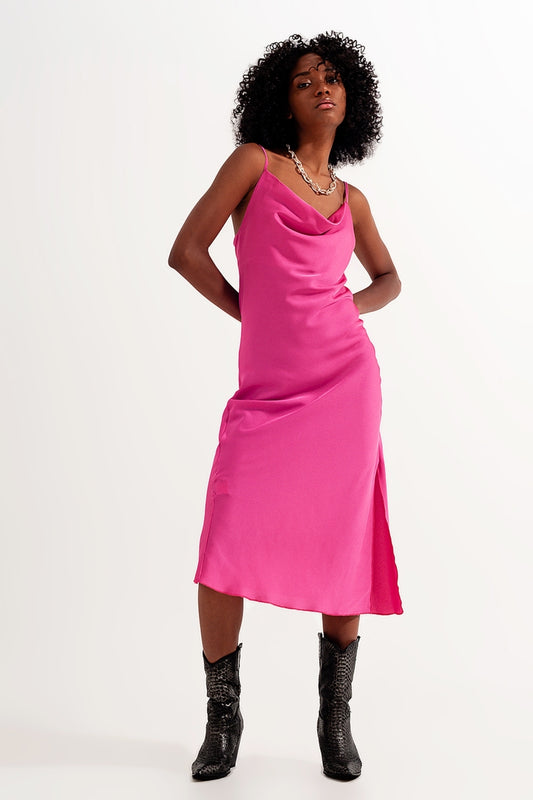Q2 Vestido lencero de satén midi color fucsia de tirantes