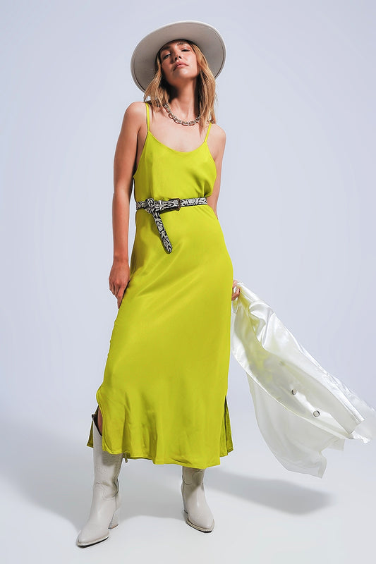 Q2 Vestido lencero midi verde de tirantes finos de satén