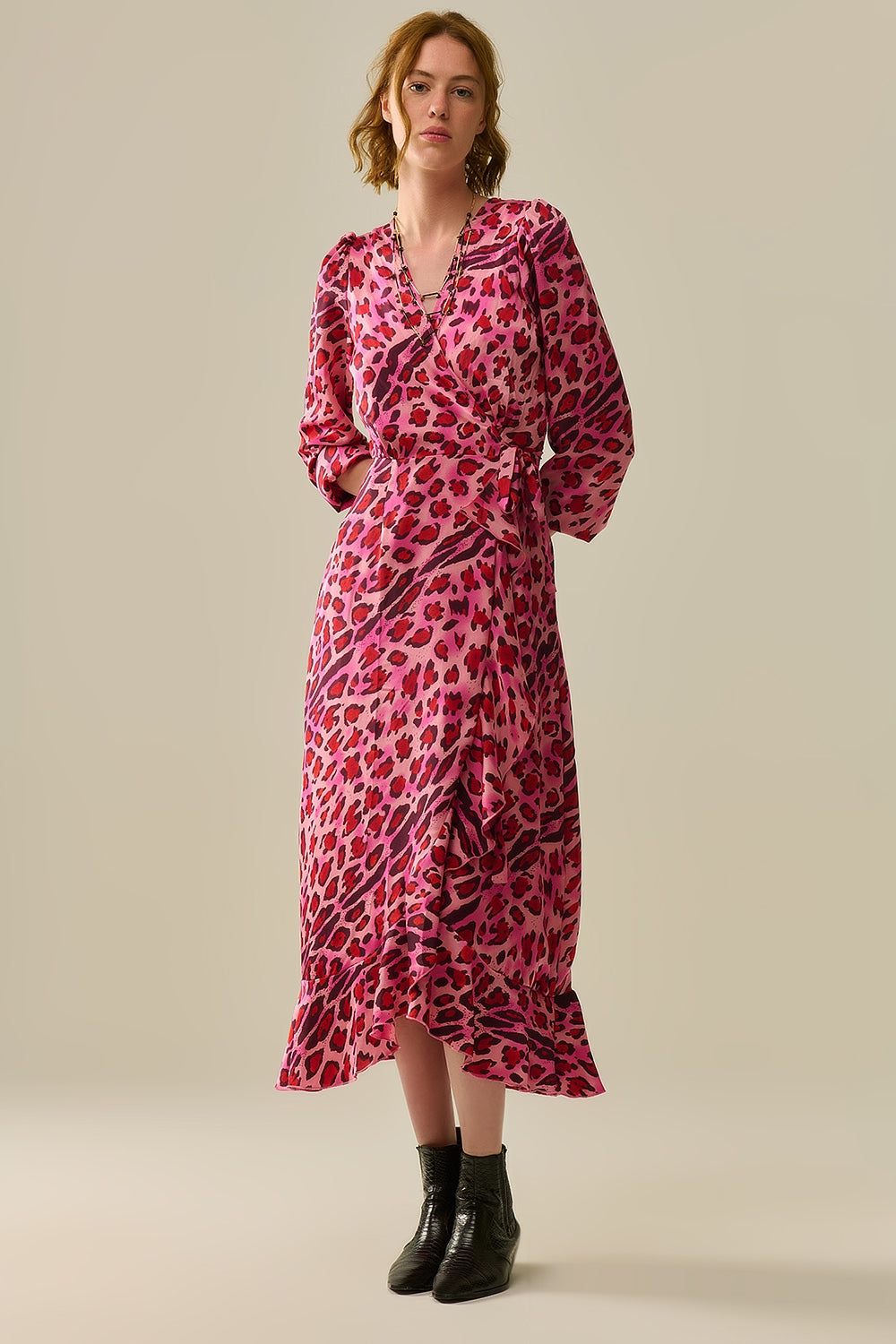 Vestido Maxi Cruzado en Satén con Estampado de Leopardo Fucsia Q2
