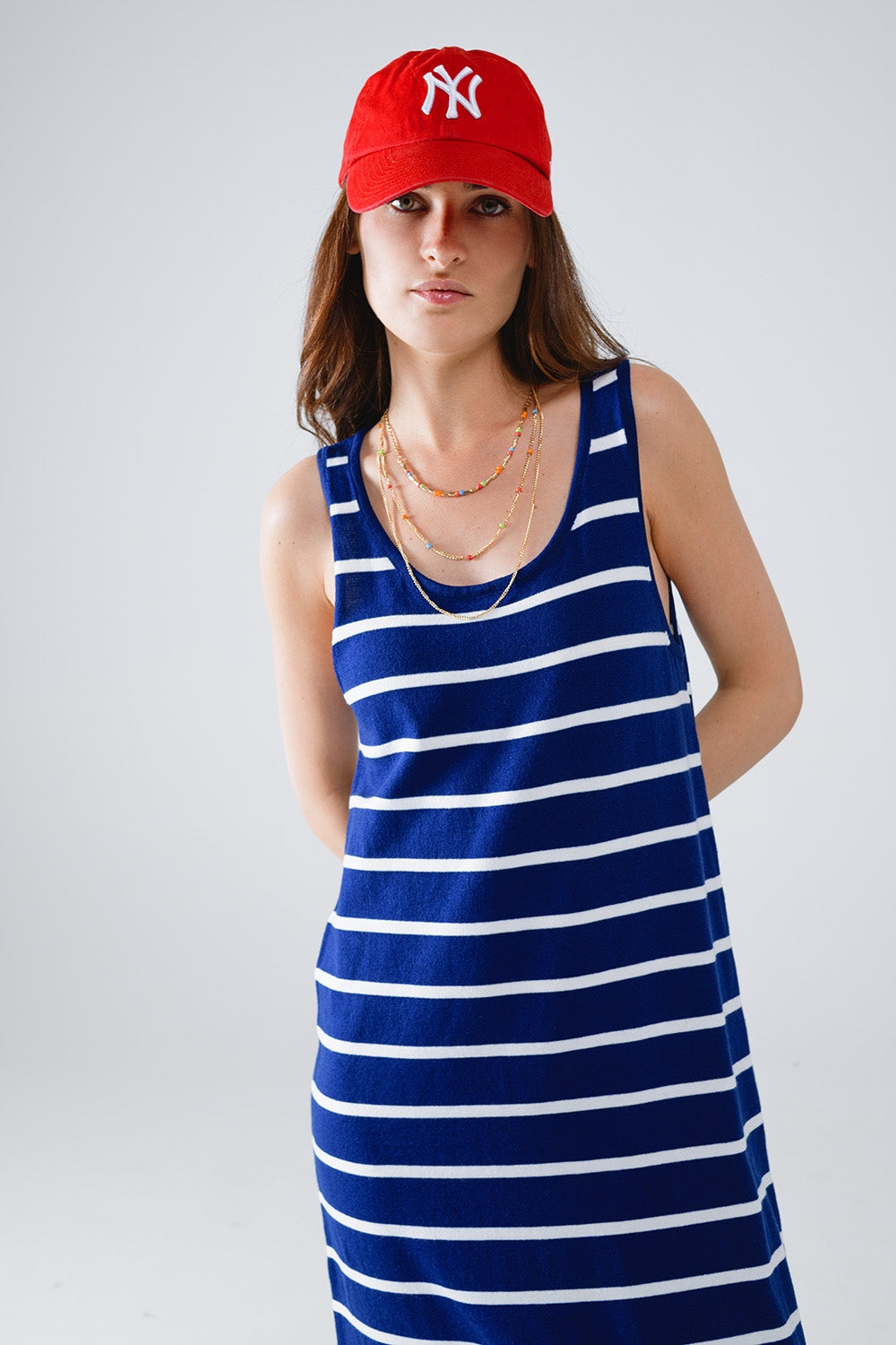 Vestido maxi De Tirantes Con Cuello Redondo En Azul Marino Con Rayas Blancas Q2