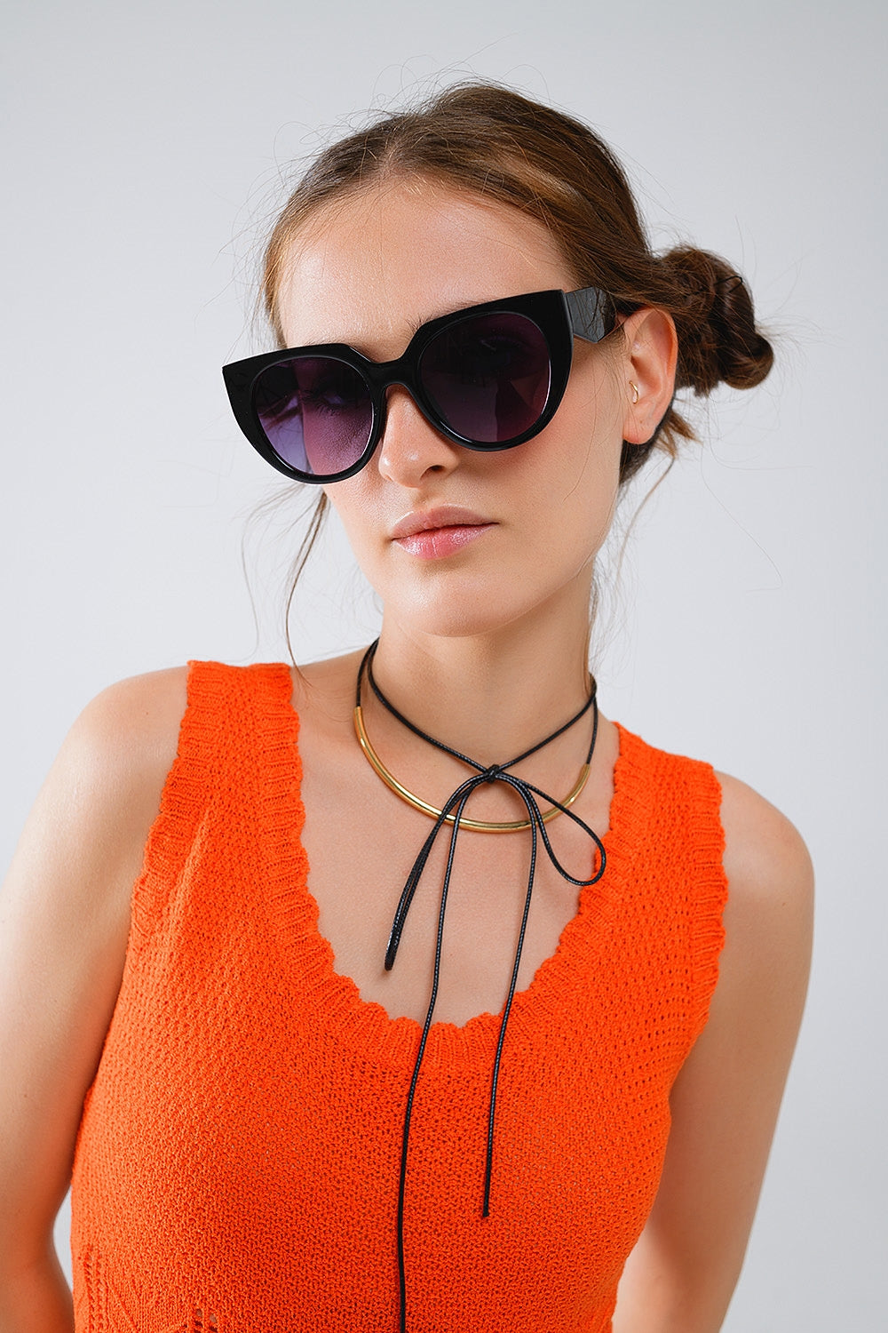 Vestido midi de punto naranja sin mangas y cuello redondo Q2