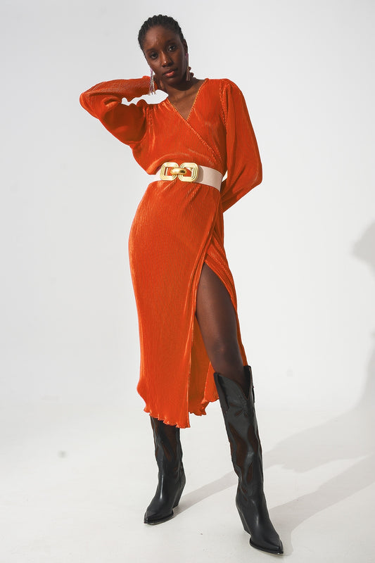 Q2 Vestido plisado de satén naranja con detalle cruzado