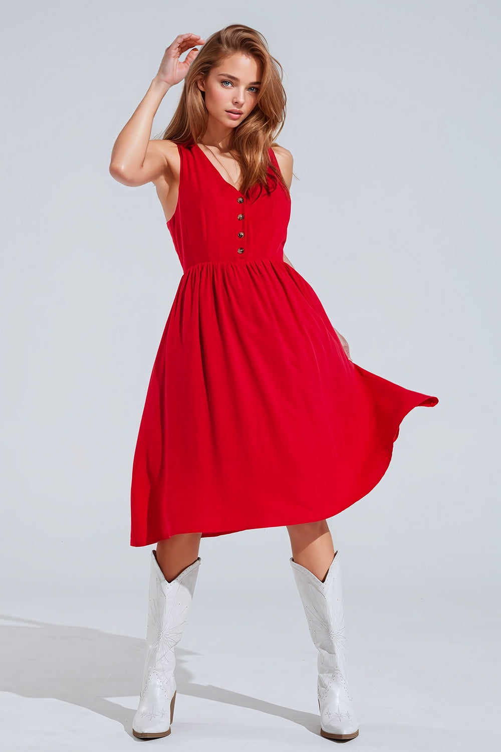 Vestido rojo con detalle de botones Q2