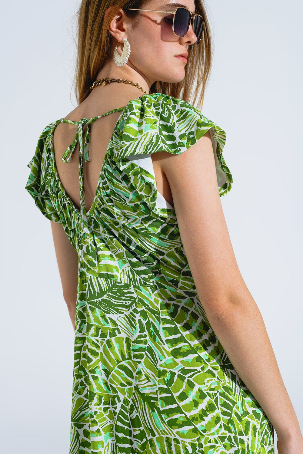 Vestido romántico midi con mangas cortas fruncidas en estampado de hojas verdes Q2