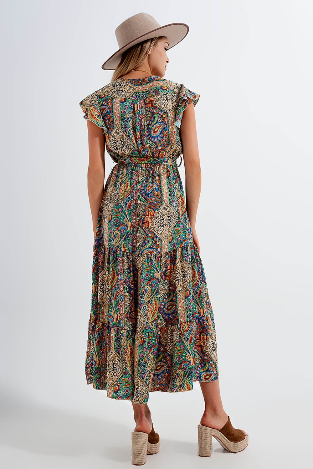 Vestido semilargo con estampado de cachemir y volantes en el bajo en verde Q2