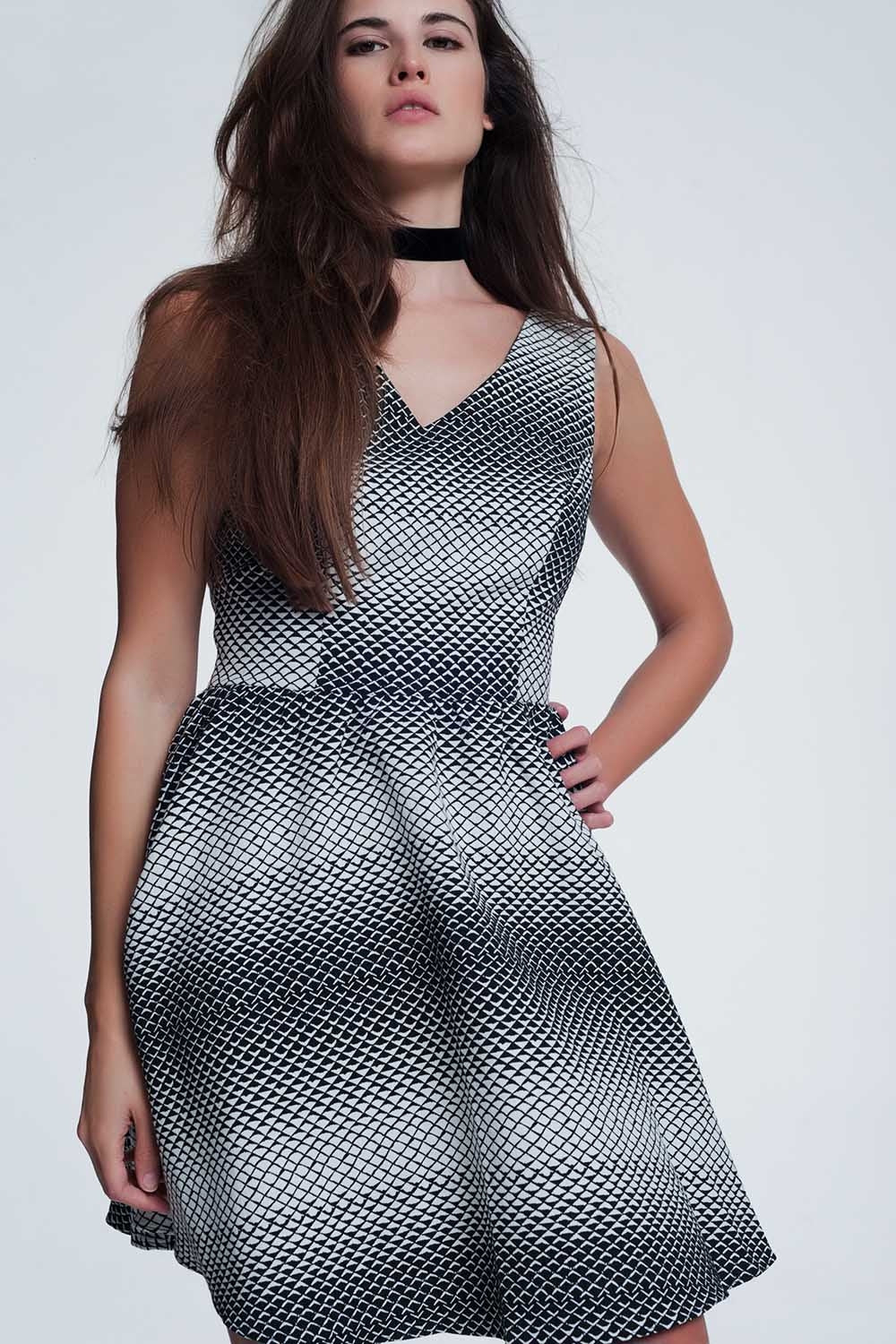 Q2 Vestido skater de tirantes negro