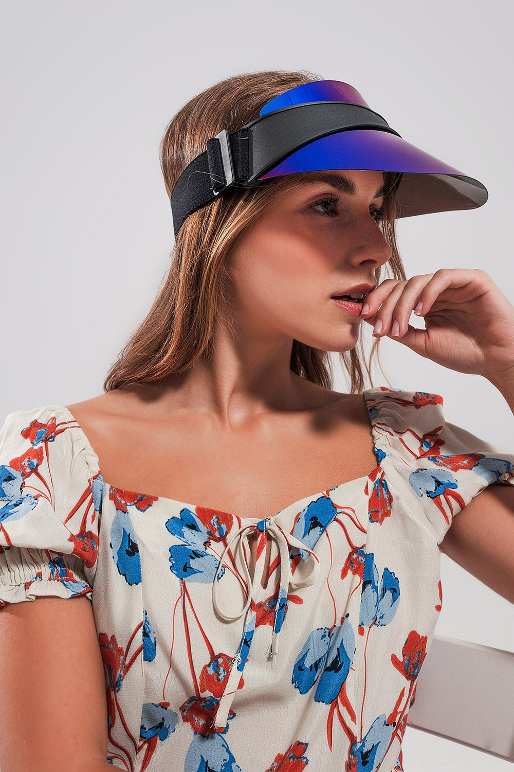 Visera azul Q2