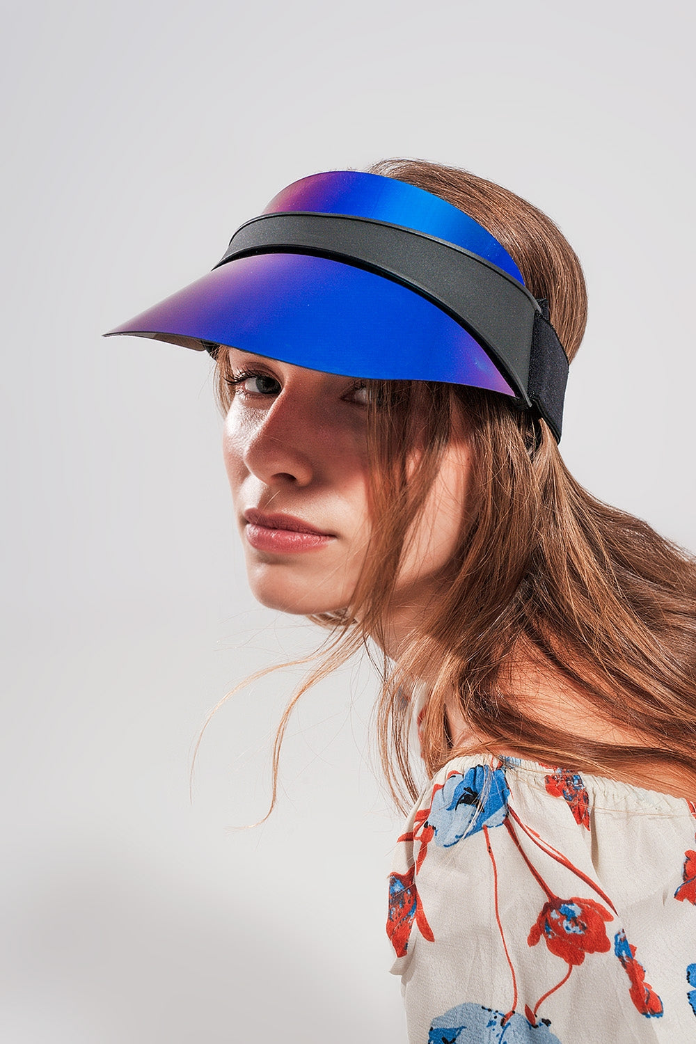 Visera azul Q2